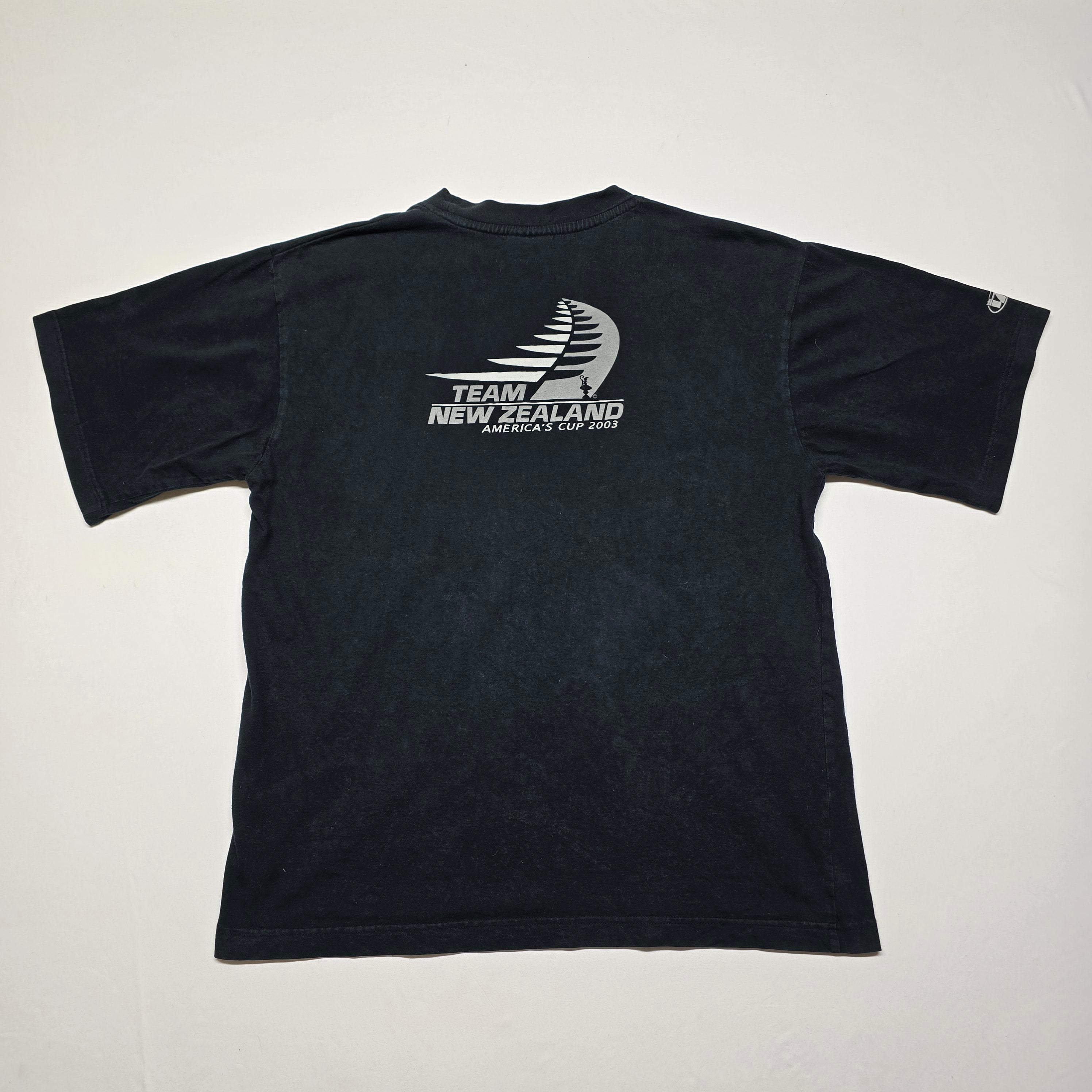 America's Cup Team NZ  2003 T-shirt - Medium
