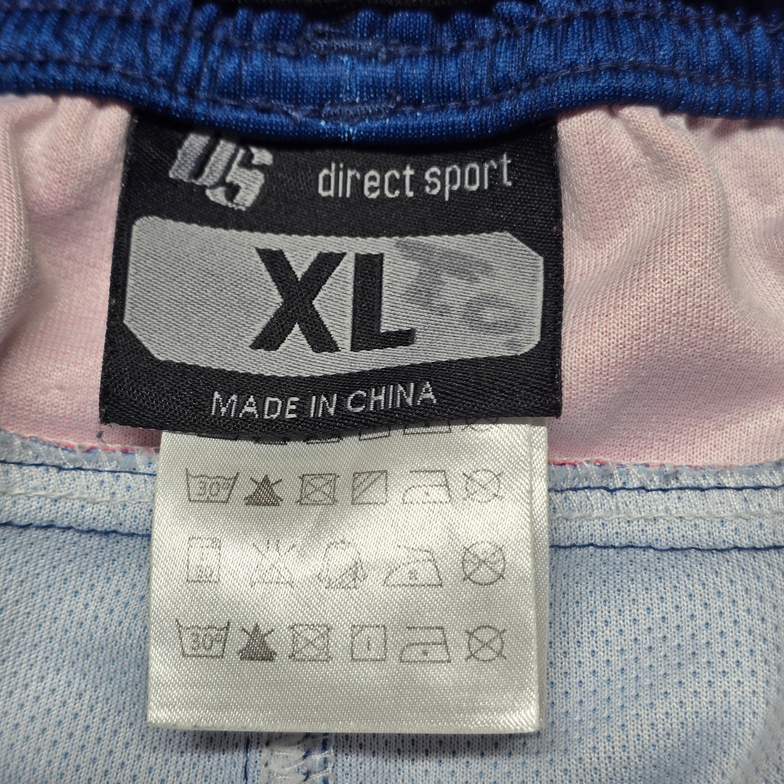 Tasman Makos Shorts - XL