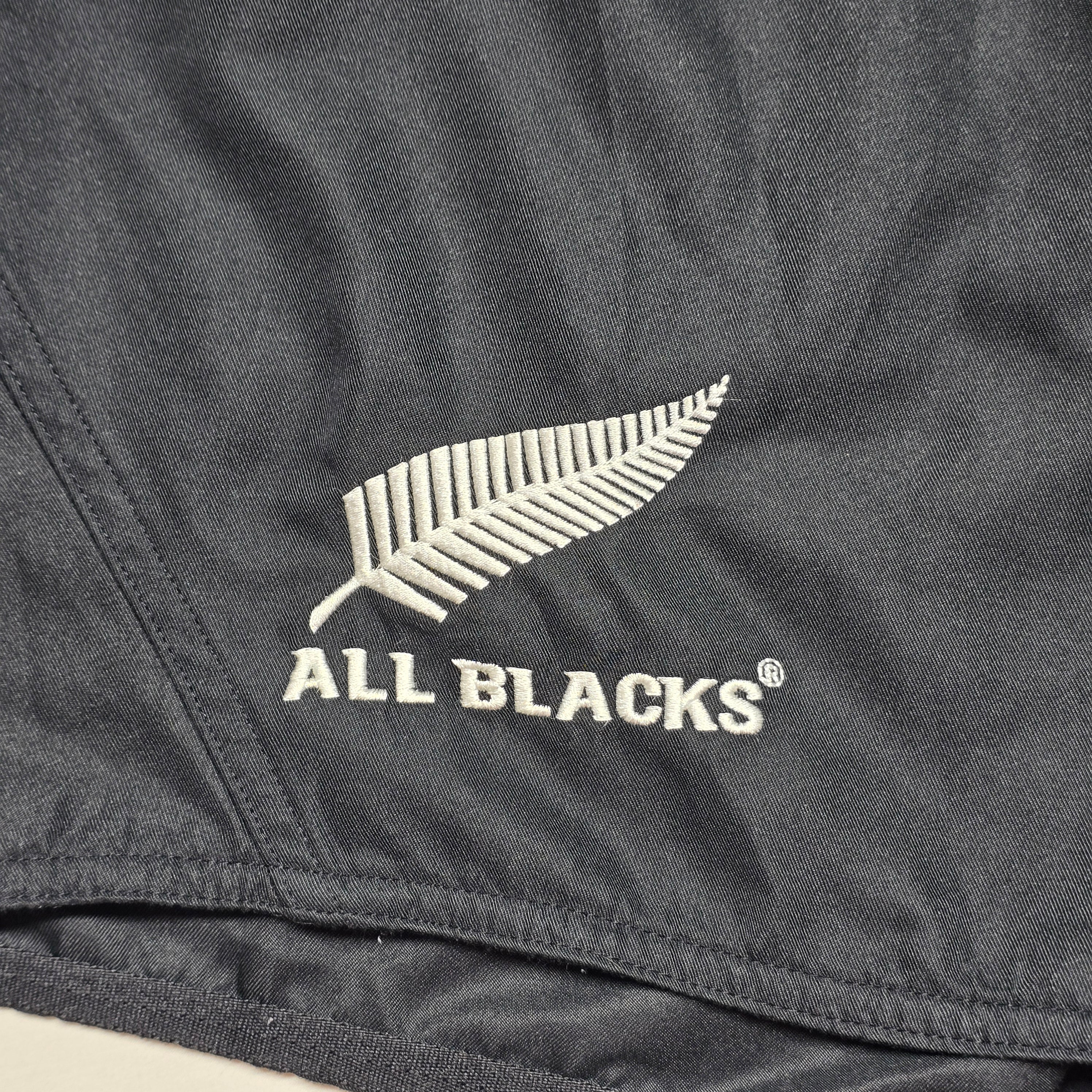All Blacks 2005 Home Shorts - Large/38"