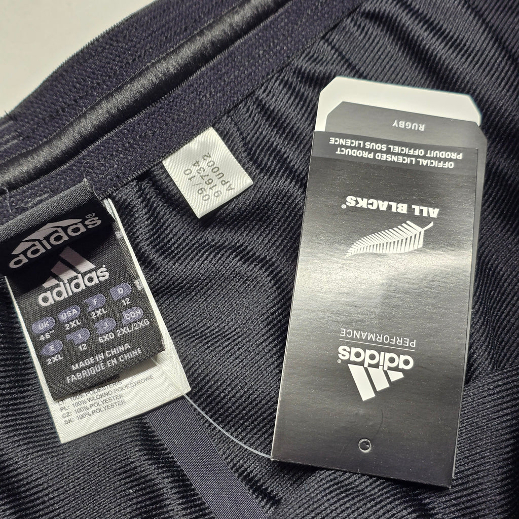 All Blacks 2011 Shorts (Player Issued/BNWT'S) - 2XL/46"