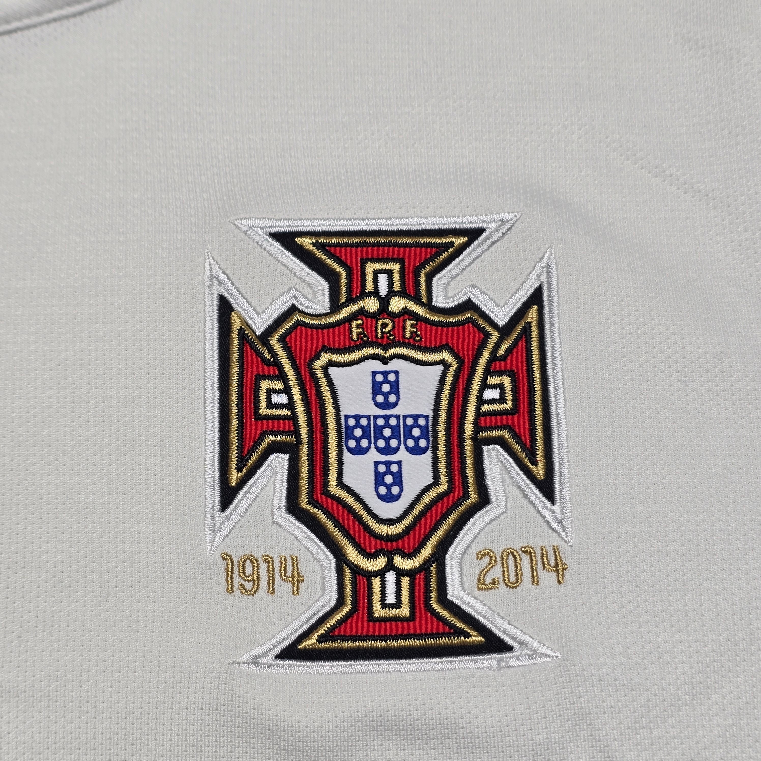 Portugal 2014 Away Shirt - Medium