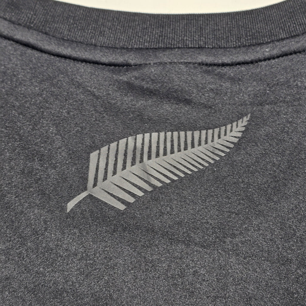All Blacks 2013 Training T-Shirt (Team Issued) - D7 (Medium/Large)
