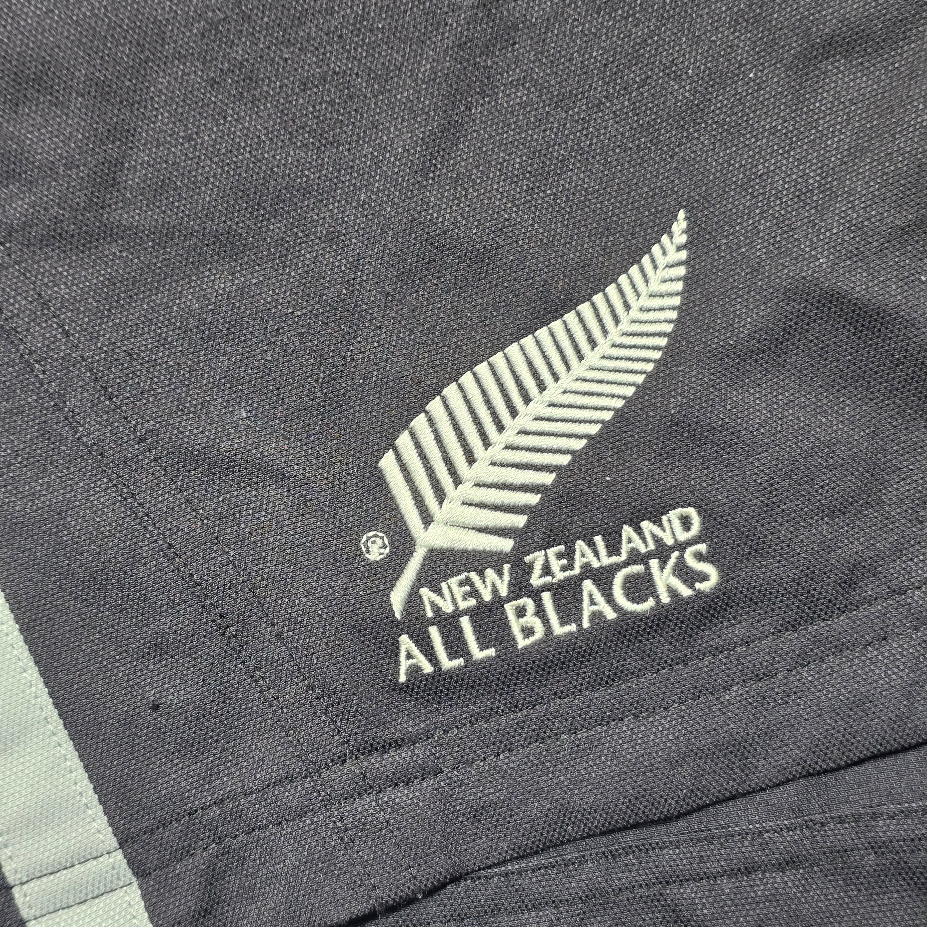 All Blacks 2000's Gym Shorts - D9/Large-XL