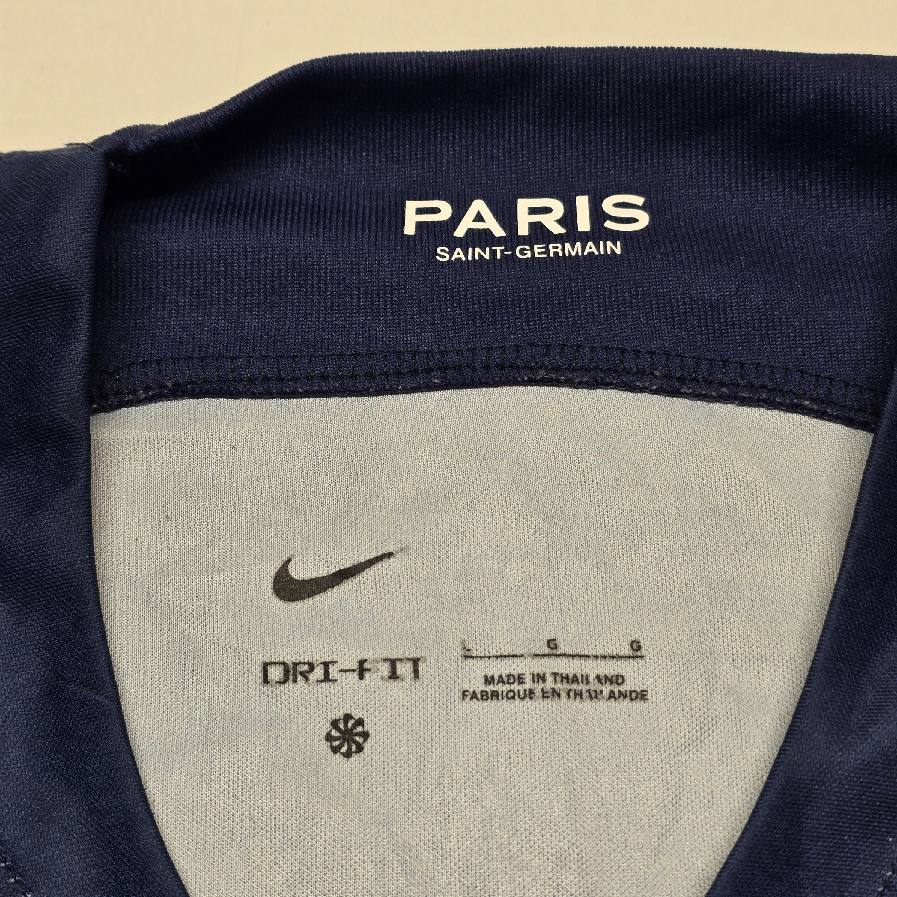 Paris Saint-Germain 2023/24 Home Shirt - Large