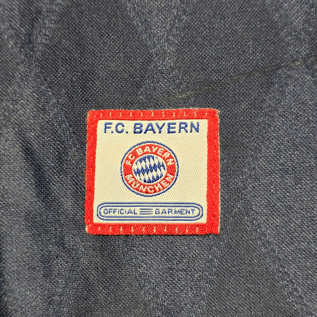 FC Bayern Munich 1997-1999 Home Shirt - Large