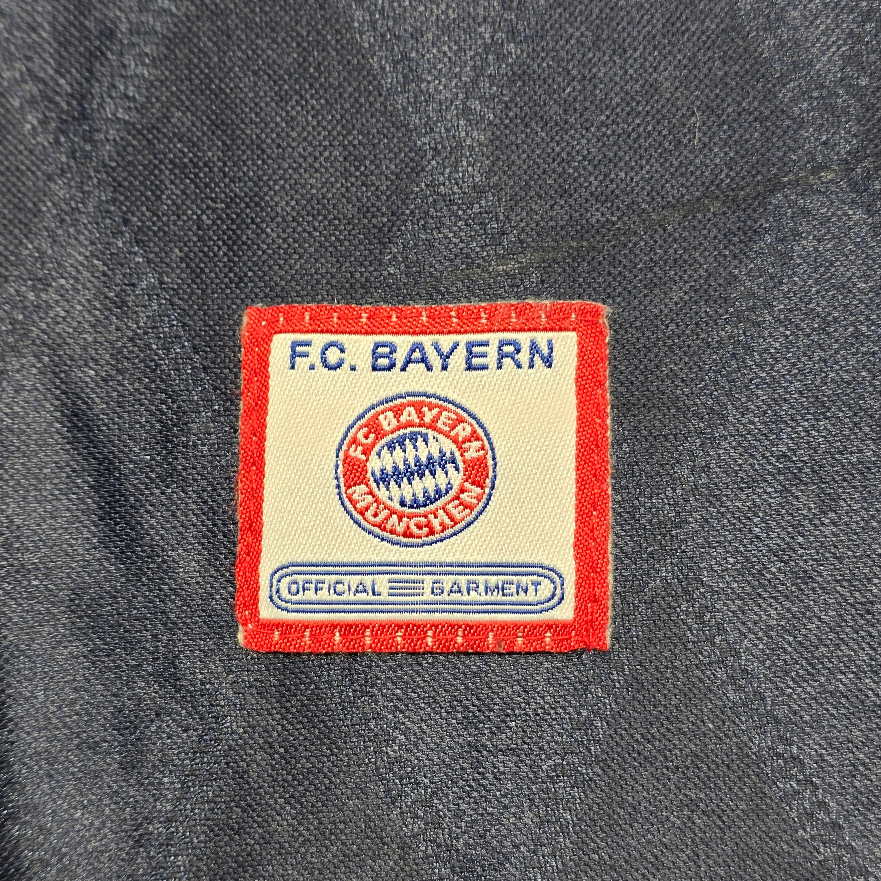 FC Bayern Munich 1997-1999 Home Shirt - Large