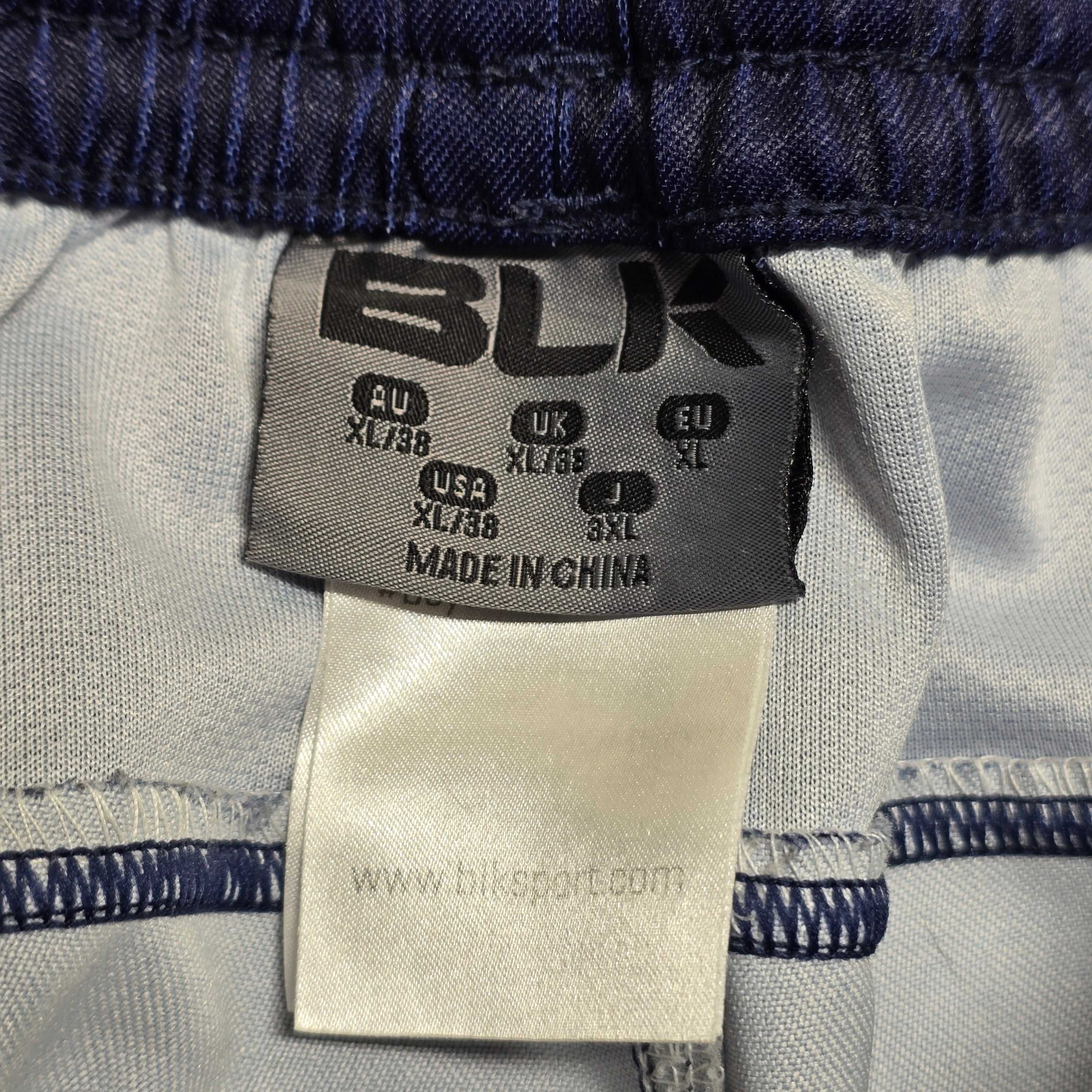 Tasman Makos Shorts - XL/38"